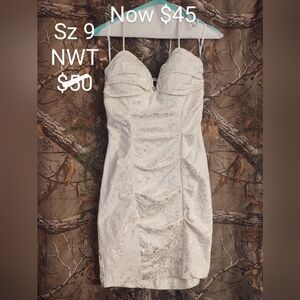 Elegant White Strapless Dress